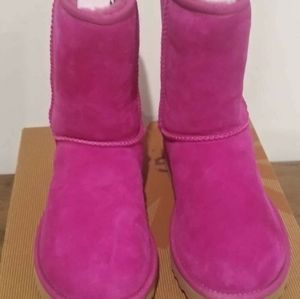 dark pink uggs